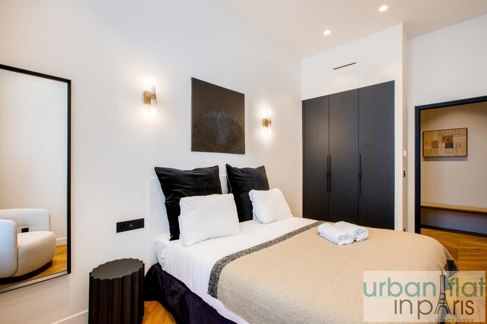 Urban Flat 197 - Saint Honore Champs Elysees Apartment